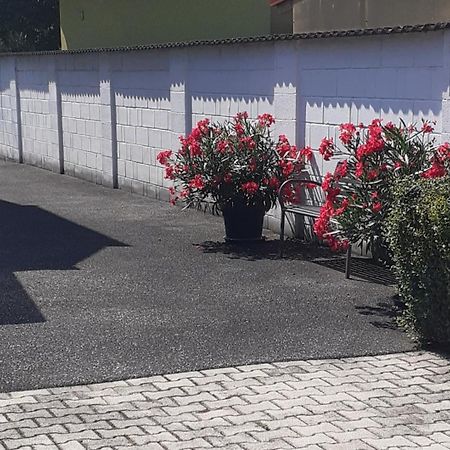 Czinger Vendegszobak Mosonmagyaróvár Eksteriør bilde